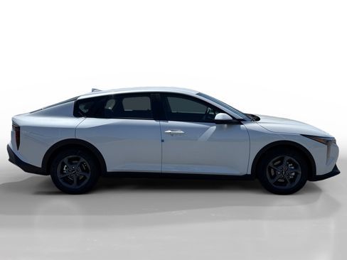 New 2026 Kia K4 LXS image 6