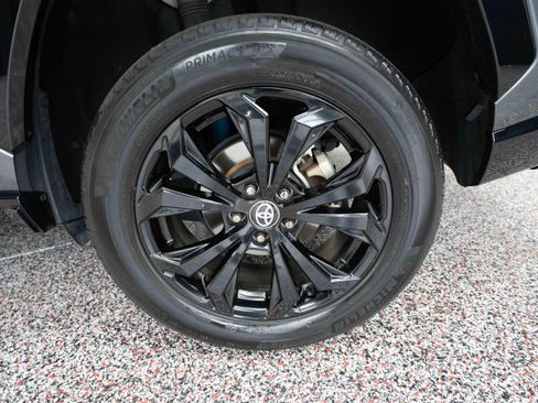 Used 2023 Toyota RAV4 SE image 29