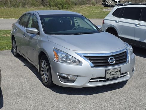 Used 2013 Nissan Altima 2.5 S image 1