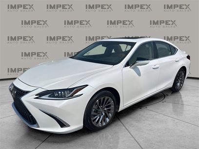 Used 2025 Lexus ES 300h w/ Luxury Package