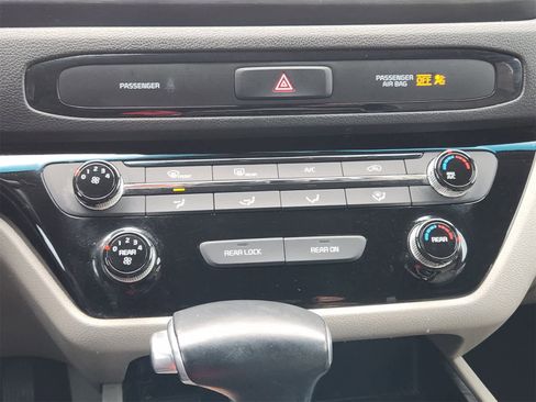 Used 2019 Kia Sedona EX image 18