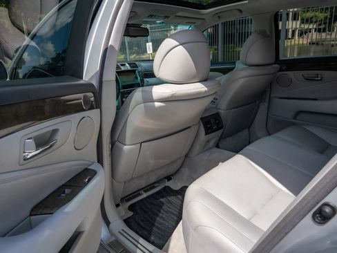 Used 2012 Lexus LS 460 AWD w/ Luxury Value Edition image 12