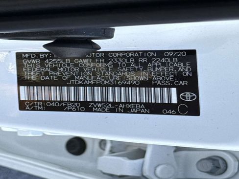 Used 2021 Toyota Prius Prime Limited image 30