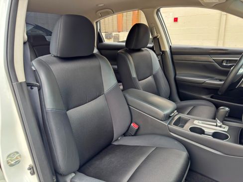 Used 2017 Nissan Altima 2.5 SR FWD image 31