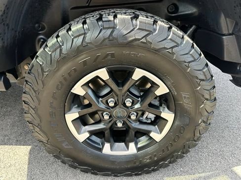Used 2024 Jeep Wrangler Unlimited Rubicon 4xe AWD/4WD image 36
