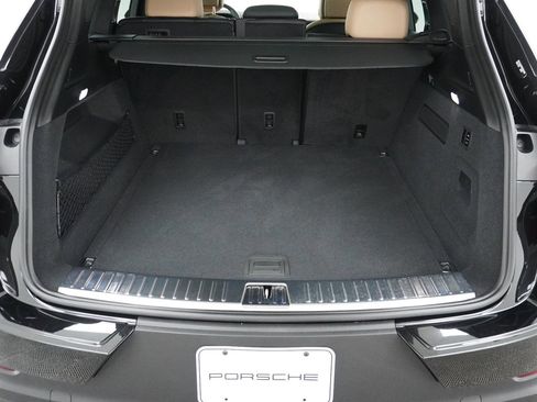 Certified 2025 Porsche Cayenne AWD/4WD image 11