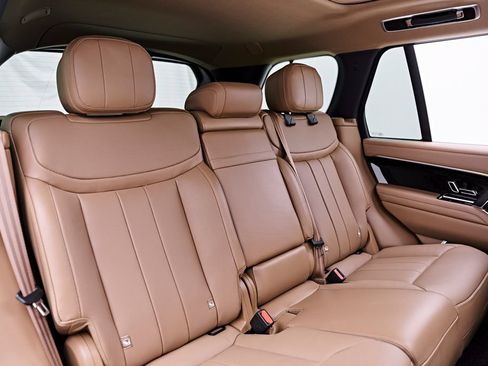 Used 2025 Land Rover Range Rover SE AWD/4WD image 45