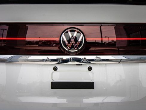 Used 2024 Volkswagen Atlas SEL Premium R-Line AWD/4WD image 15