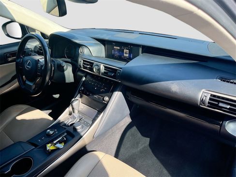Used 2017 Lexus IS 200t image 28