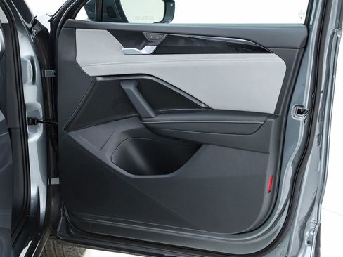 New 2026 Volkswagen Tiguan SE image 71