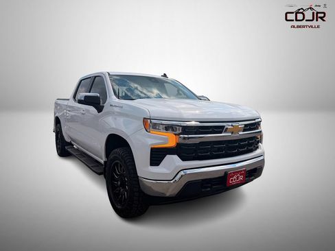 Used 2022 Chevrolet Silverado 1500 LT AWD/4WD image 1