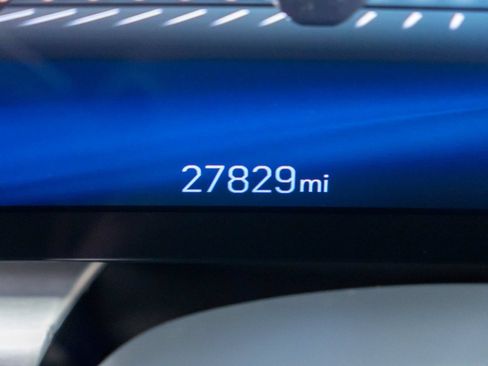 Certified 2024 Cadillac Lyriq Luxury AWD/4WD image 23