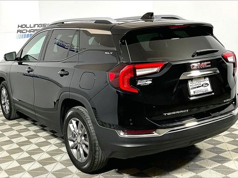 Used 2024 GMC Terrain SLT image 8