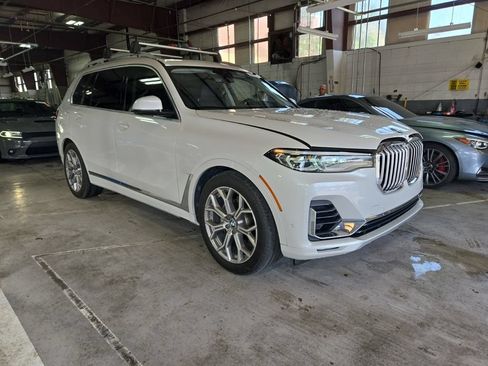 Used 2020 BMW X7 xDrive40i w/ Premium Package AWD/4WD image 3