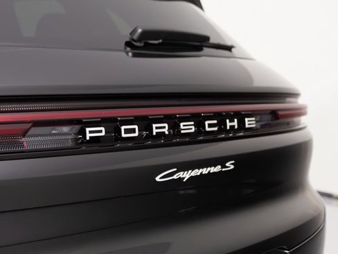 New 2026 Porsche Cayenne S image 39