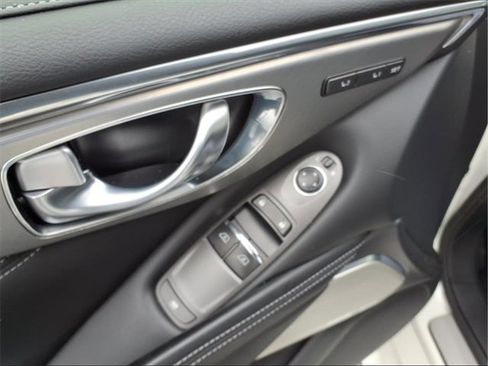 Used 2017 INFINITI Q60 w/ Premium Plus Package 3.0T image 12