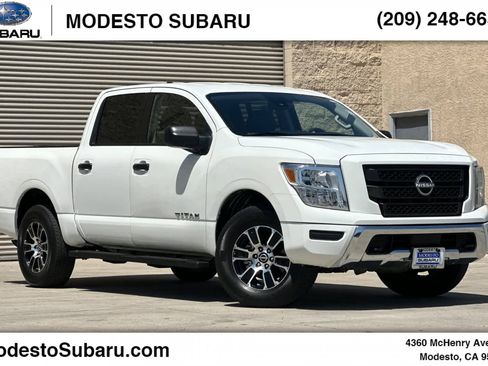 Used 2023 Nissan Titan SV image 1