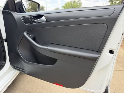 Used 2016 Volkswagen Jetta S FWD image 9