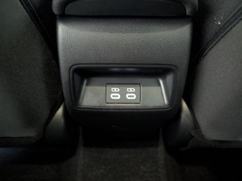 Used 2025 Toyota Corolla LE image 10