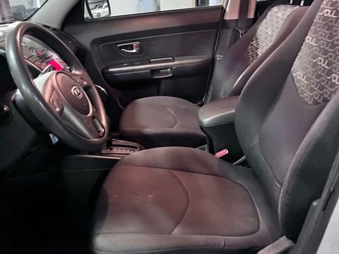 Used 2010 Kia Soul + FWD image 10