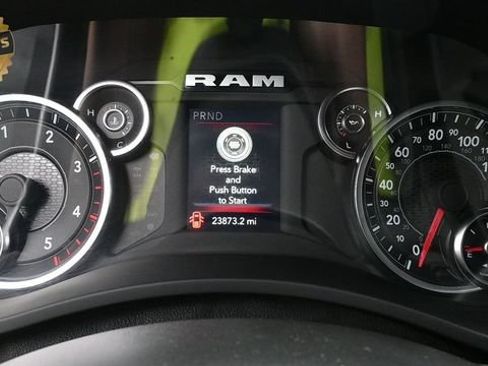 Used 2024 RAM 2500 Big Horn AWD/4WD image 27