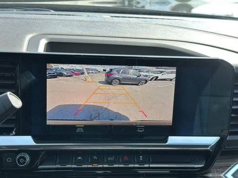 Used 2023 Chevrolet Silverado 1500 LT image 16