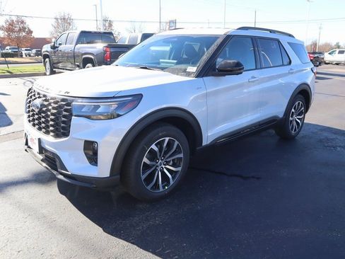 New 2026 Ford Explorer ST-Line image 11