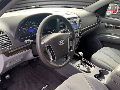 Used 2012 Hyundai Santa Fe SE image 17