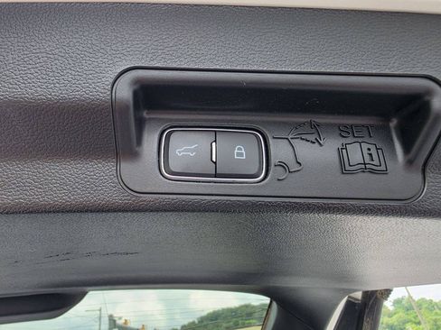 Used 2023 Ford Explorer XLT w/ Equipment Group 202A AWD/4WD image 13