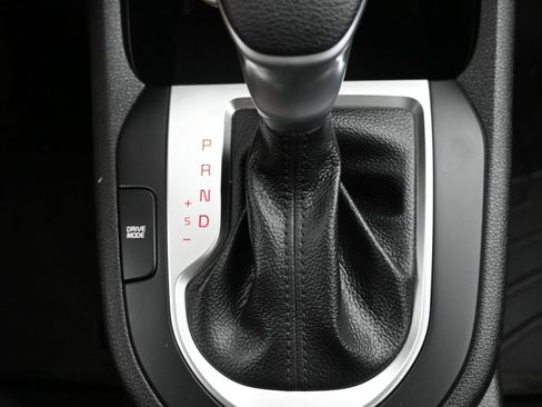 Used 2022 Kia Forte LXS FWD image 19