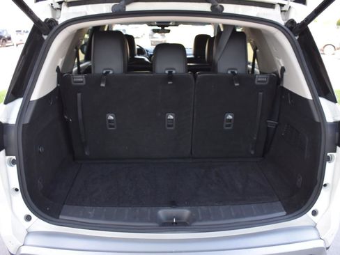 Used 2024 Nissan Pathfinder SL FWD image 59
