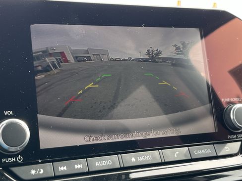 New 2025 Nissan Pathfinder SV w/ SV Premium Package image 31