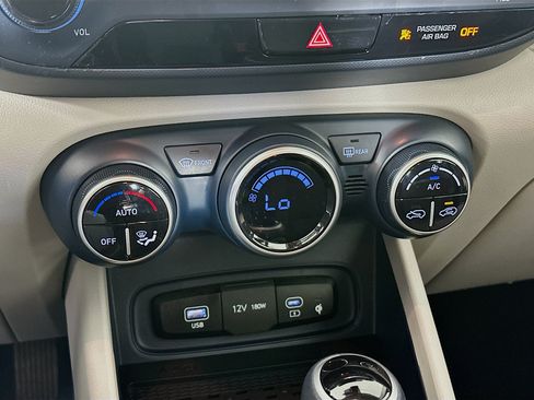 Used 2023 Hyundai Venue Limited w/ Cargo Package FWD image 24