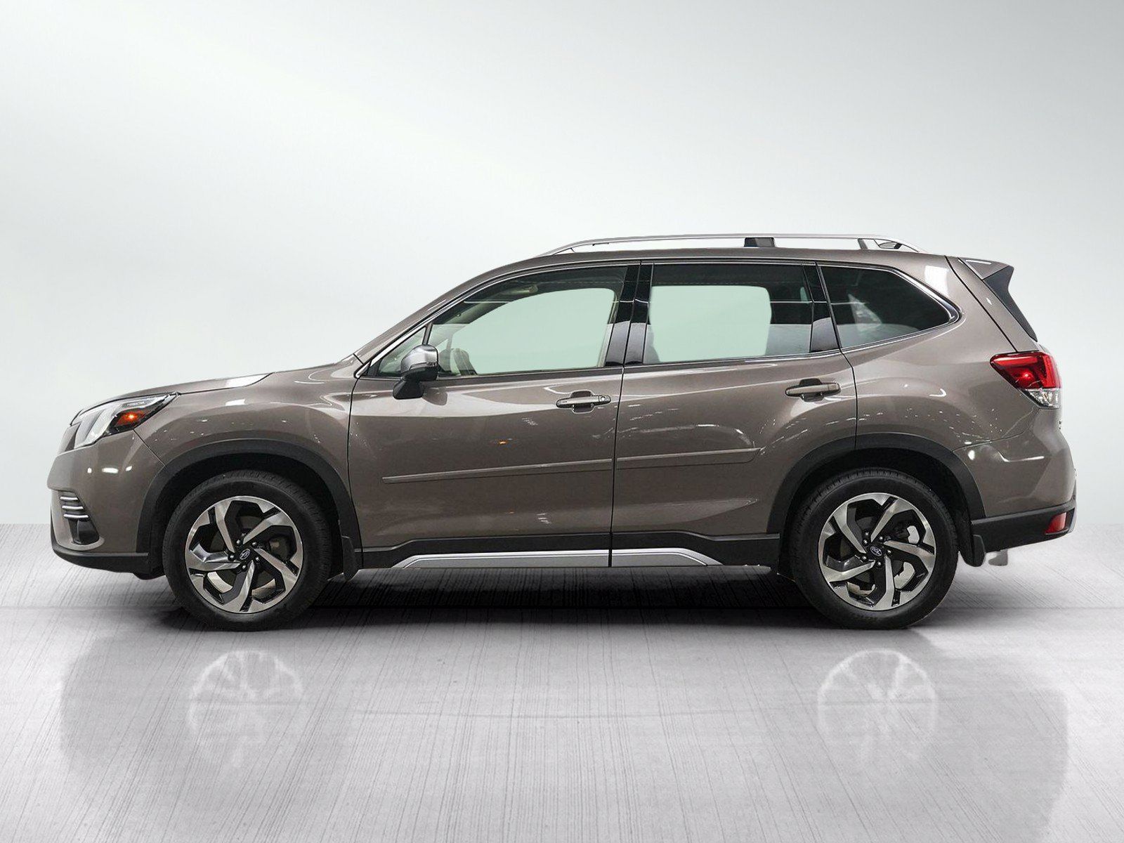 Used 2023 Subaru Forester Touring AWD/4WD image 2