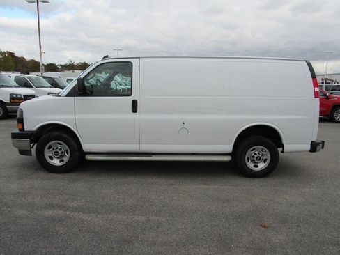 Certified 2024 GMC Savana 2500 Work Van w/ Driver Convenience Package image 3
