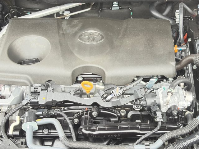 Used 2024 Toyota RAV4 LE AWD/4WD image 21