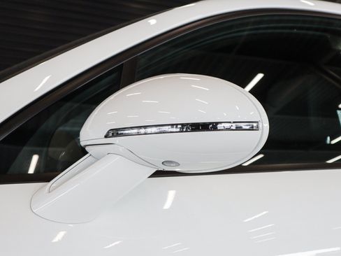Certified 2024 Porsche Macan AWD/4WD image 24