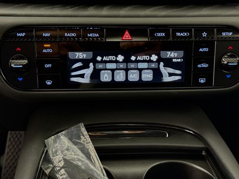 Used 2026 Genesis G90 3.5T Prestige image 16