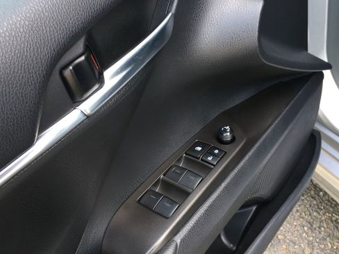Used 2024 Toyota Camry SE FWD image 19