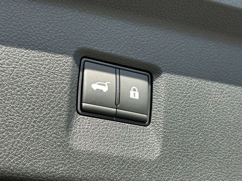 New 2026 INFINITI QX60 Sport image 14