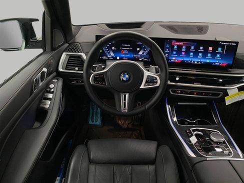 Certified 2025 BMW X7 M60i w/ Climate Comfort Package image 15