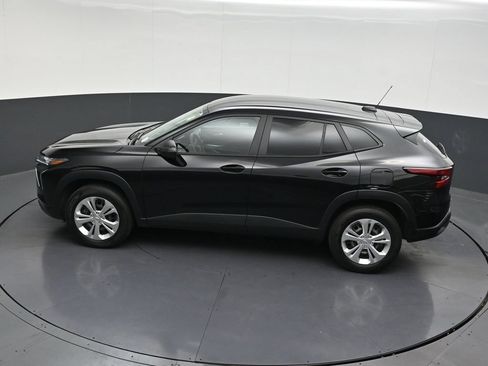 Used 2024 Chevrolet Trax LS FWD image 16
