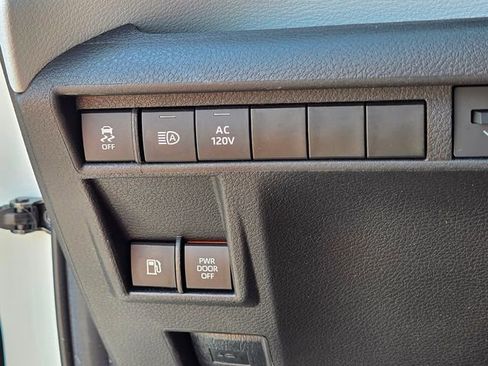 Used 2025 Toyota Sienna XSE w/ XSE Plus Package FWD image 35