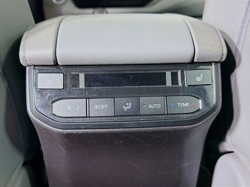 Used 2022 Toyota Highlander Platinum AWD/4WD image 23