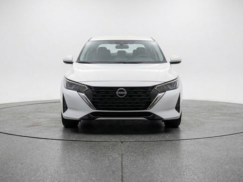 Used 2025 Nissan Sentra SV image 1