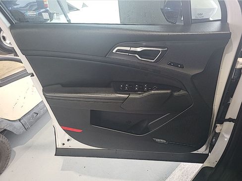 Used 2023 Kia Sportage SX FWD image 11