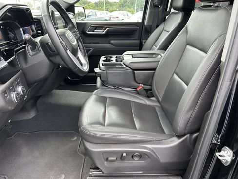 Used 2025 GMC Sierra 1500 SLT AWD/4WD image 18