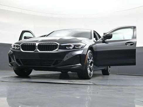 New 2026 BMW 330i xDrive Sedan w/ Convenience Package AWD/4WD image 48