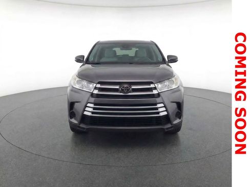 Used 2018 Toyota Highlander LE image 7