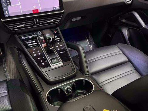 Used 2019 Porsche Cayenne S AWD/4WD image 45